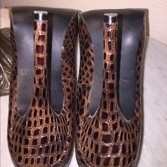 Donated Brown stilettos by Shoedazzle w dust bags - Picture 4 of 8